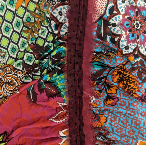 Like New from France Women's Patterned Tank with Ruffle Detail made by Garella - Picture 2 of 4